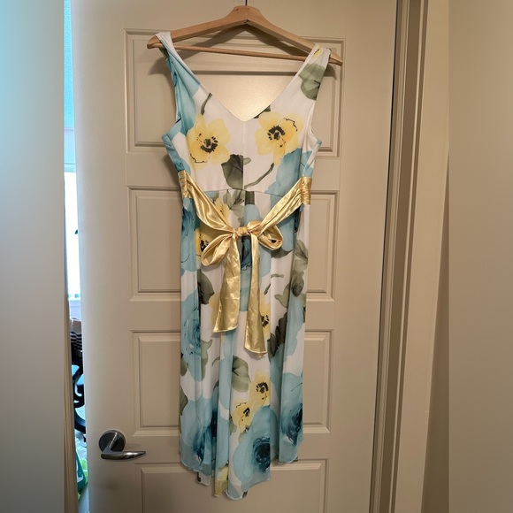 Jolie Summer Floral Dress with Ribbon Sash Size 10 - Picture 2 of 11